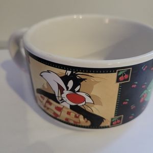 1998 Warner Bros. Vintage Soup Mug